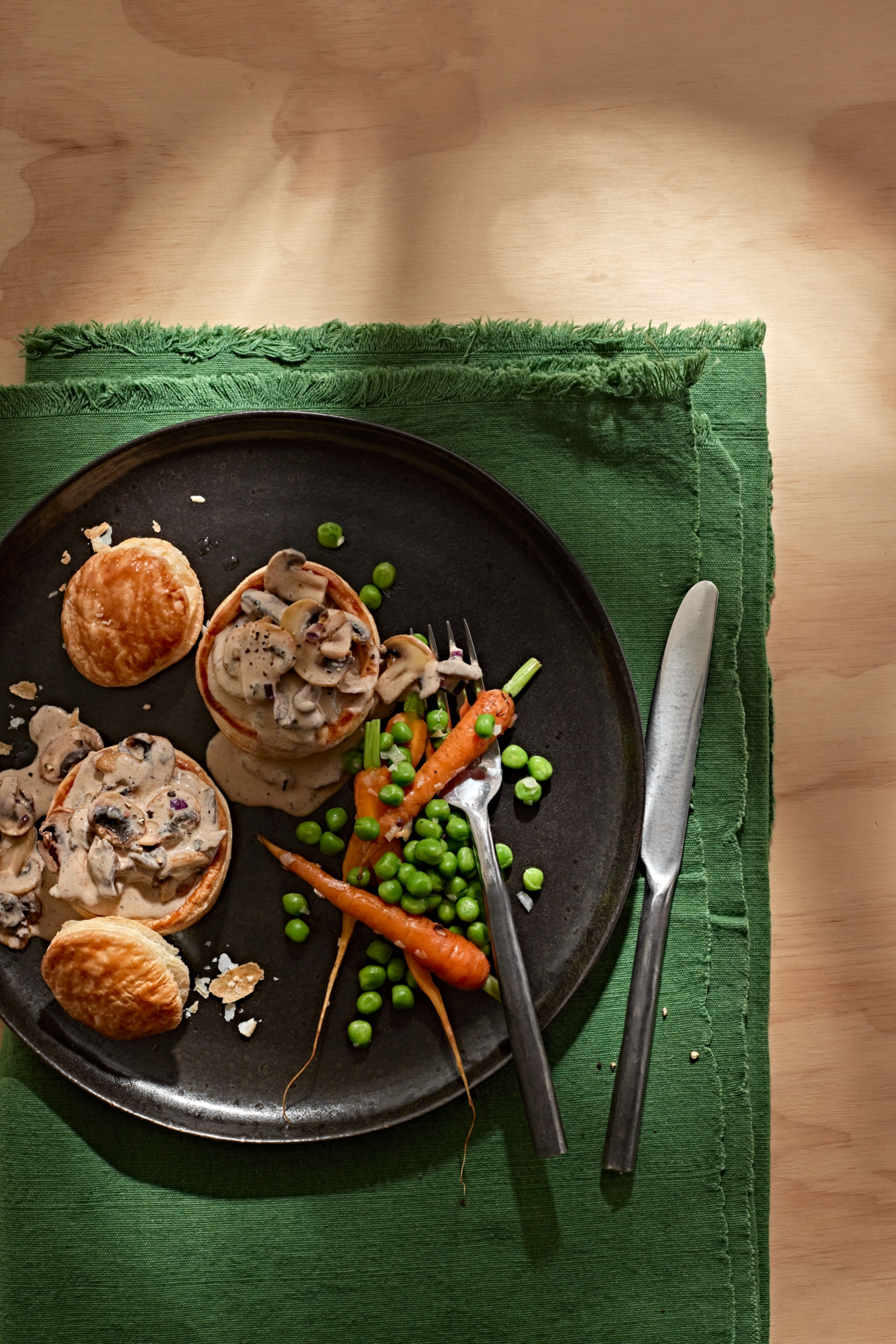 Mushroom ragout pastries